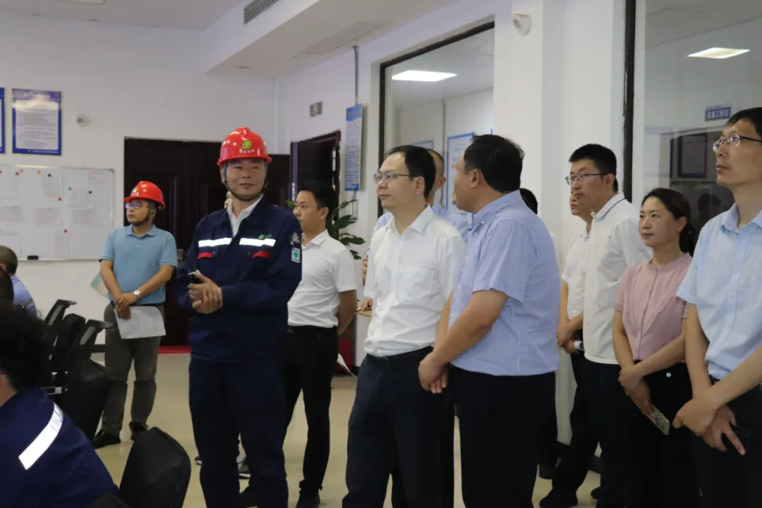 省委辦公廳調(diào)研處處長(zhǎng)宋小敏率調(diào)研組到江西德孚調(diào)研制造業(yè)數(shù)字化轉(zhuǎn)型情況